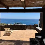 Holiday home Dammuso Suvaki Mare